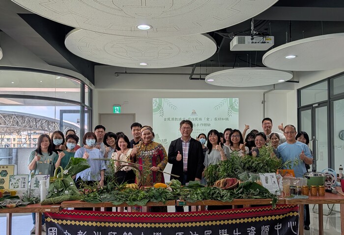 1.李宗信學務長及與會教職員共同合影圖片